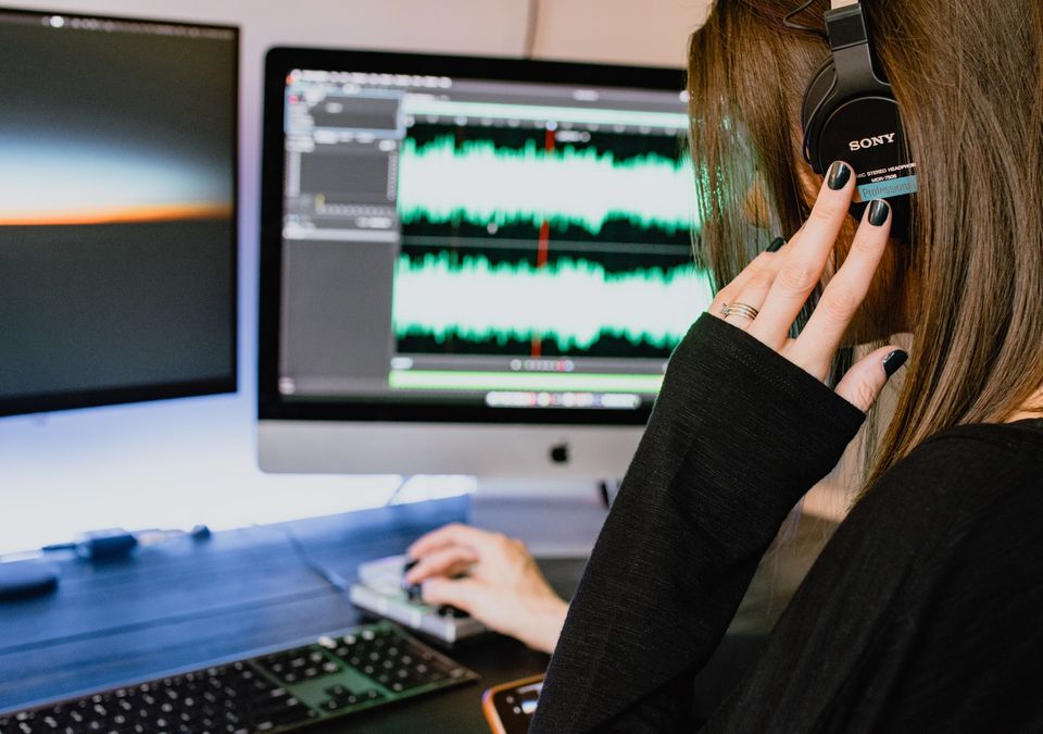 Top 5 Expert Podcast Editing Tips to Get More Listeners